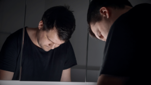 a man experiences side effects from using poppers
